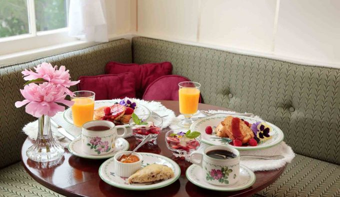breakfast-bed-inn